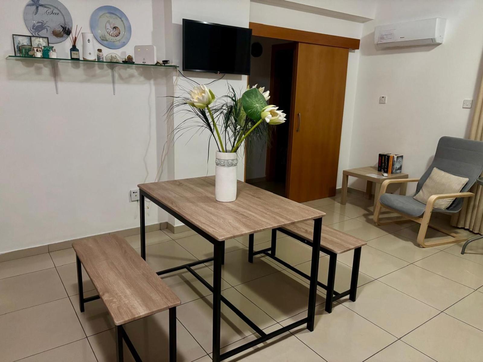 Vip Resort Apartment On Makenzie Beach Ларнака Екстер'єр фото