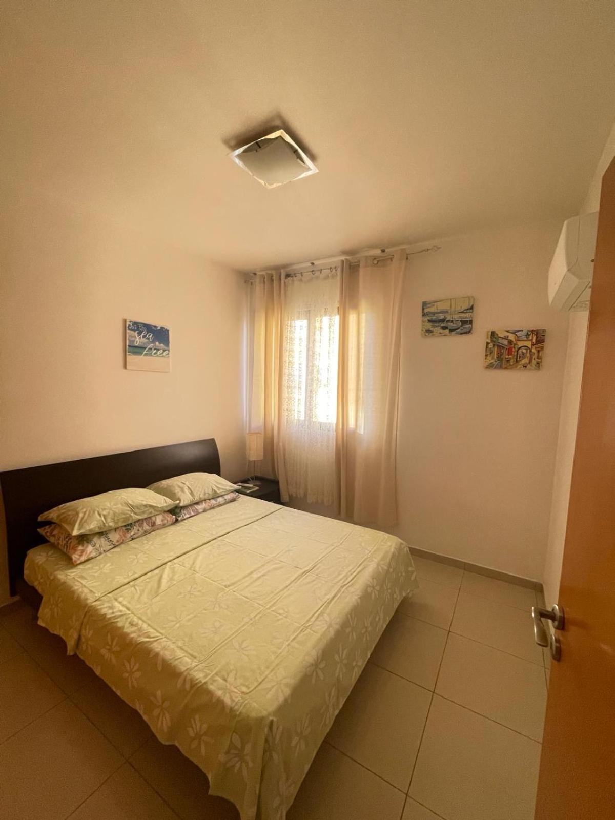 Vip Resort Apartment On Makenzie Beach Ларнака Екстер'єр фото