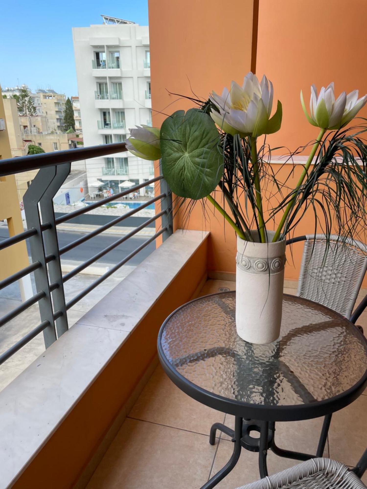 Vip Resort Apartment On Makenzie Beach Ларнака Екстер'єр фото