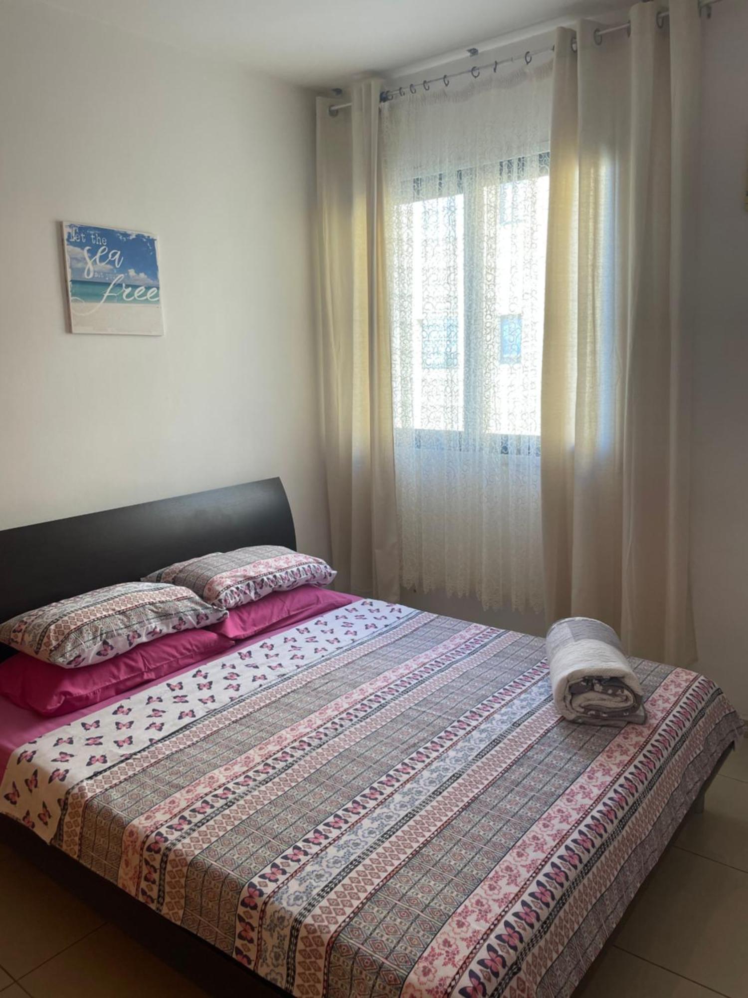 Vip Resort Apartment On Makenzie Beach Ларнака Екстер'єр фото