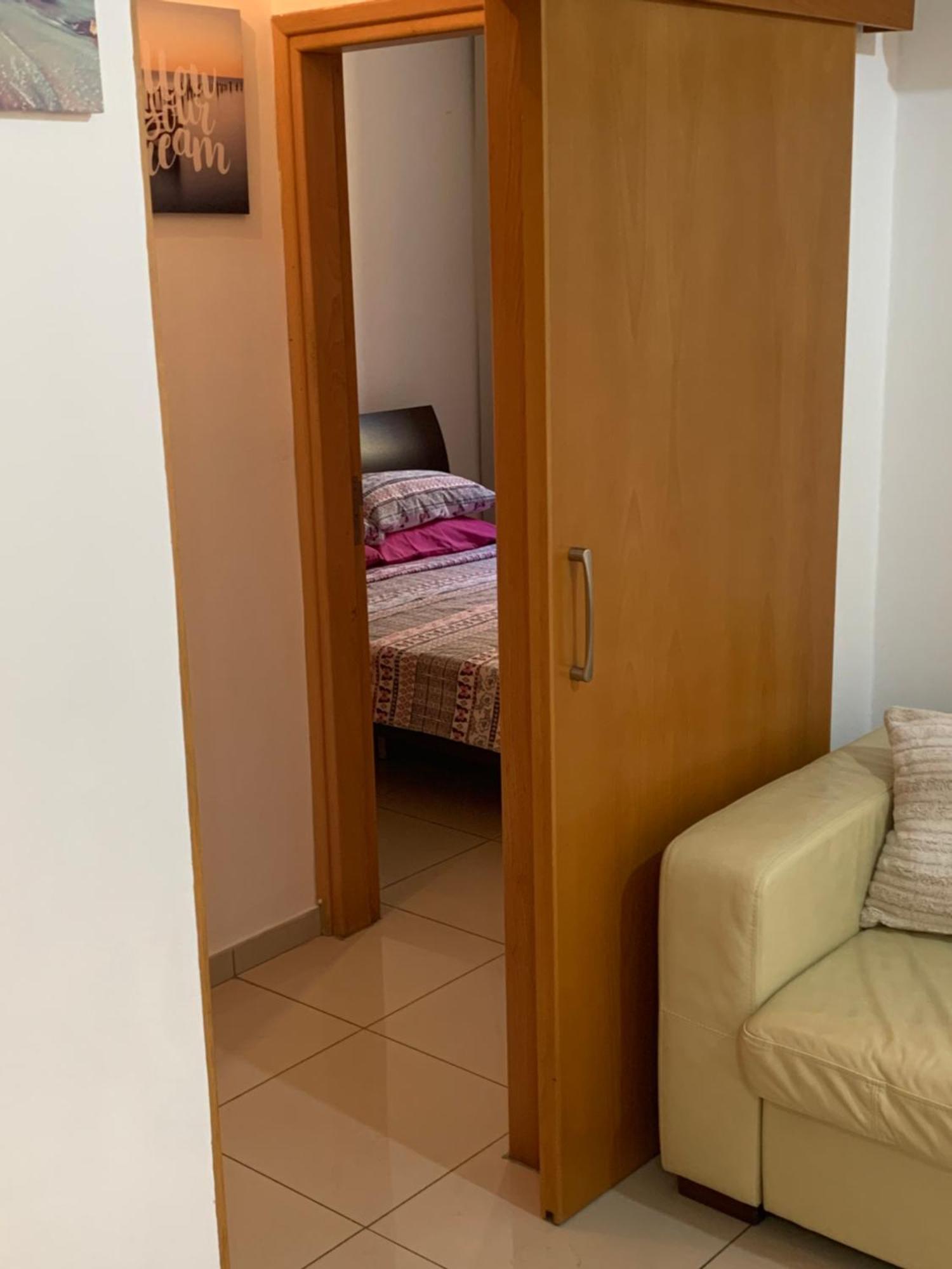 Vip Resort Apartment On Makenzie Beach Ларнака Екстер'єр фото